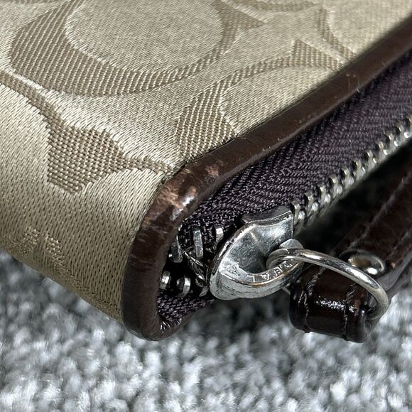 Coach Wristlet Wallet Signature Print Ashley Has Some Wear - Picture 5 of 14
